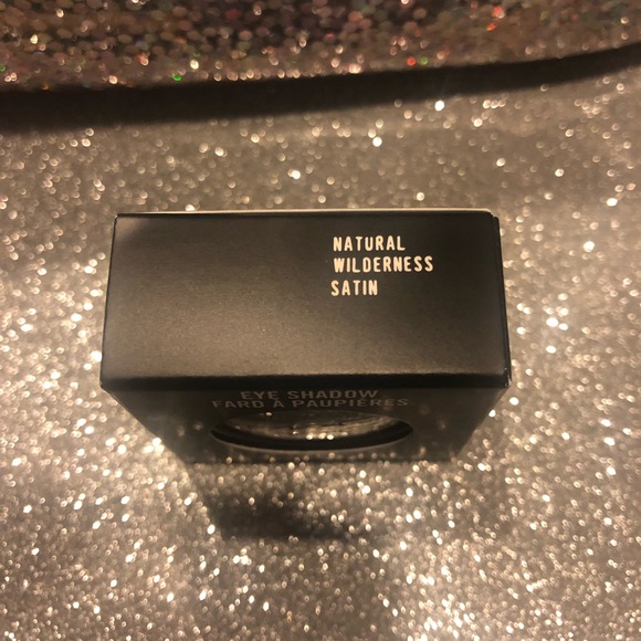 BNIB! MAC Satin Eyeshadow single in Natural Wilderness 👁 - Picture 4 of 8
